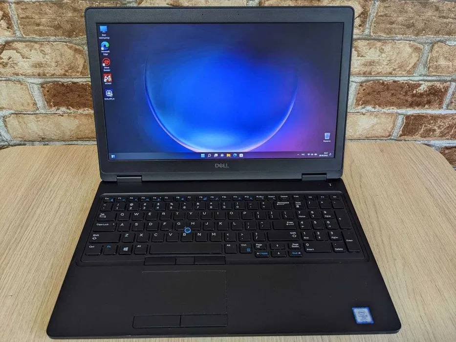 Ігровий ноутбук Dell E5590 \ 15.6 FHD \ Core i5 \ 8Gb \ 256Gb \ MX130