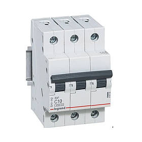 Автоматичний вимикач Legrand 4,5kA 10А 3п C 419706