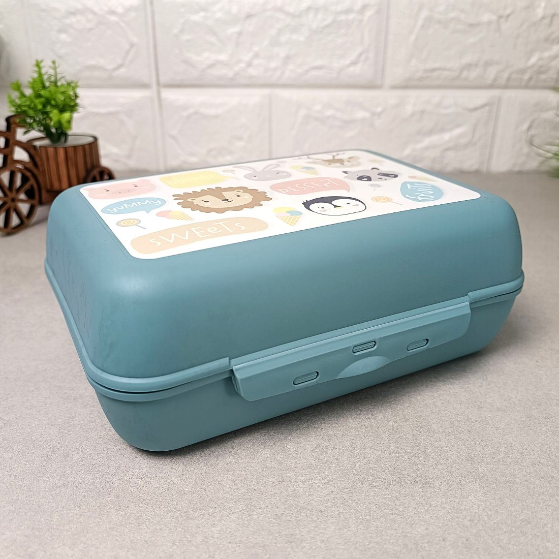 Пластикова бутербродниця (ланч-бокс) Синьо-блакитна