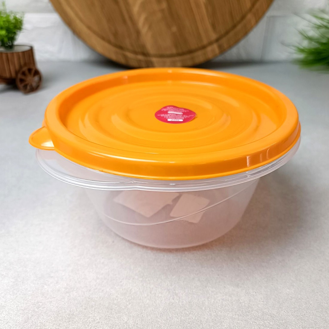 Круглий пластиковий контейнер 0.75 л Омега КЗХП Алеана