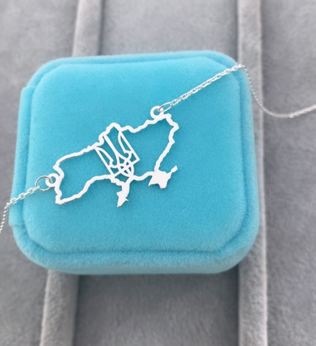 Срібне патріотичне кольє з гербом України патріотичні прикраси карта України герб тризуб