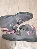 Richter замшеві демісезонні черевики (напівчеревики, хайтопи) на дівчинку 26 р.