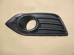 Решітка бампера ліва Honda HR-V 18-(Тайвань) з отвором 71106T7AJ10