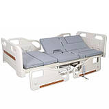 Медична электрокровать з туалетом і бічним переворотом MIRID Y03-1. Ліжко для реабілітації інваліда., фото 4