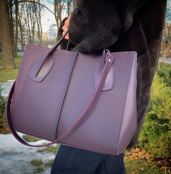 Сумка жіноча "ФОРТА" натуральна шкіра, суперматовий баклажан із тисненням під плетінку, фото 1