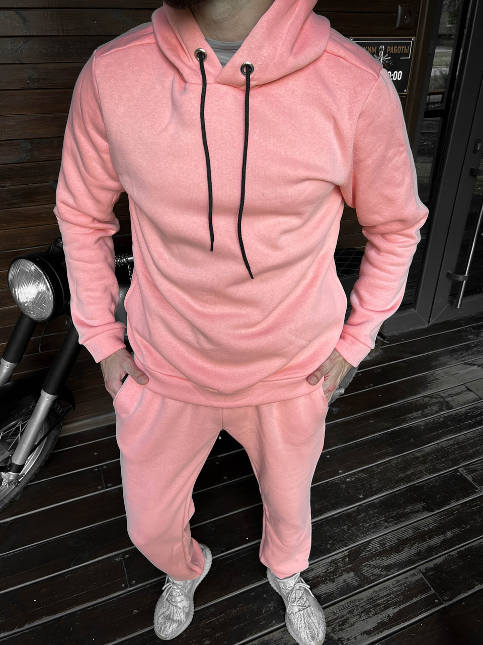 Чоловічий рожевий спортивний костюм на флісі