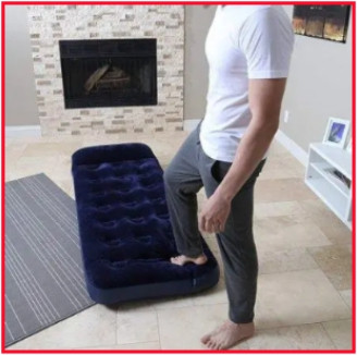 Одноместный надувной матрас для сна с встроенным ножным насосом и подушкой 188х99 см Bestway бытовой синий - фото 1 - id-p1671506321