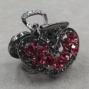 Заколка краб металлический фирмы Zaya темно серебристого цвета сердце с кристаллами размер 45 Х 33 Х 33 мм