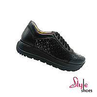 Женские кроссовки в черном цвете с перфорацией Style Shoes
