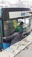 Замена лобового стекла на автобус МАЗ 226 в Харькове 1