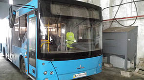 Замена лобового стекла на автобус МАЗ 226 в Харькове