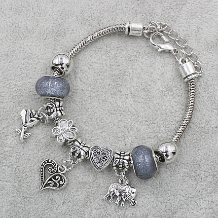 Pandora браслет серебристого цвета сердце с серыми шармами 9 штук длина браслета 22 см ширина 3 мм, фото 2