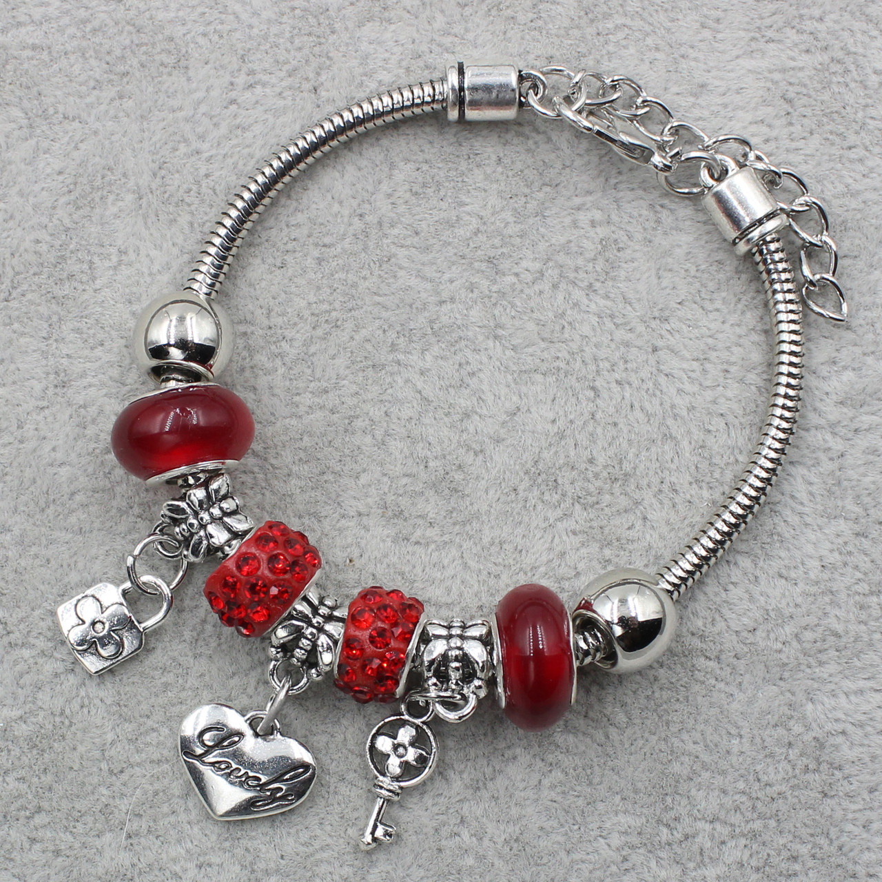 Pandora браслет серебристого цвета дерево с красными шармами 9 штук длина браслета 22 см ширина 3 мм