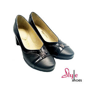 Жіночі туфлі на каблуку з комбінацією натуральної гладкої та лакової шкіри чорного кольору “Style Shoes”