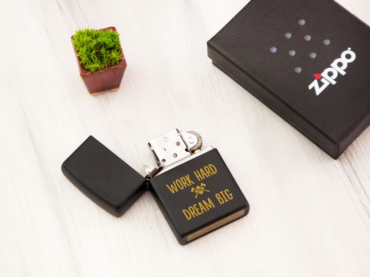 Металева бензинова запальничка Zippo з гравіюванням, фото 1