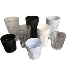 Стакани з полікарбонату та поліпропілену