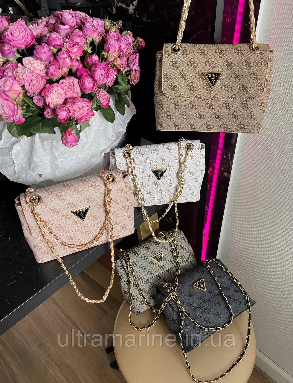 Модна жіноча сумочка Guess monogram 23х15см (якісна копія бренду Гесс, Туреччина)