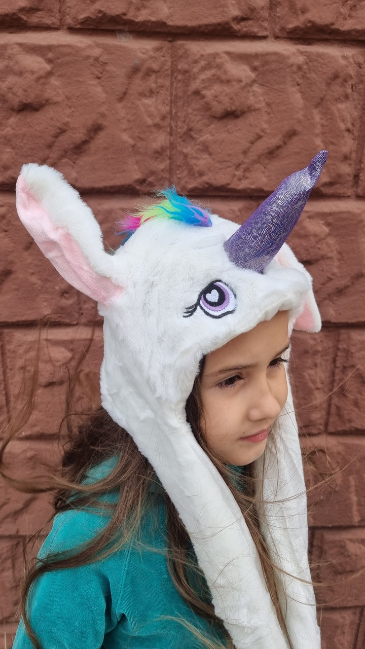 Шапка Одиноріг з піднятими світними вушками біла, розмір 52-56