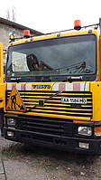 Замена лобового стекла на грузовике Volvo F 12 в Орджоникидзе  1