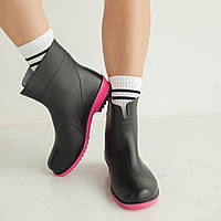 Чорні короткі гумові чоботи жіночі з рожевою підошвою