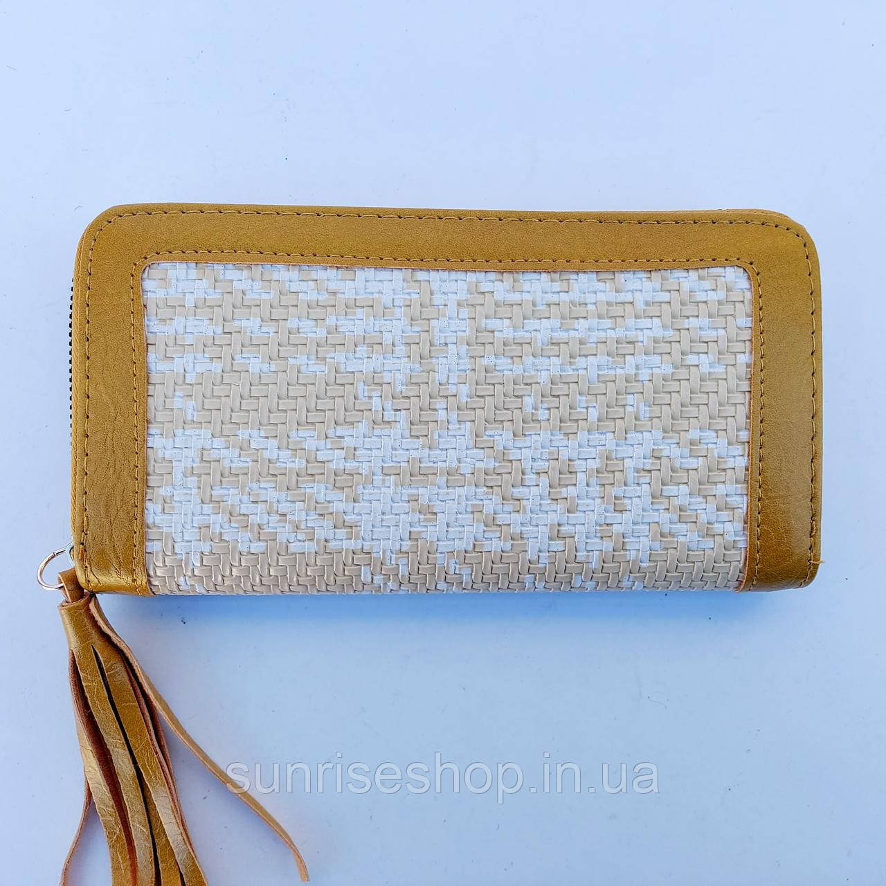 Жіночий гаманець з відділеннями