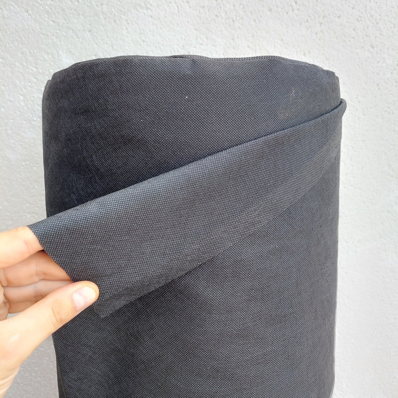 Агроволокно чорне "Shadow" 50g/m2 1.6х50м (Чехія). Чорне. Від бур'янів.