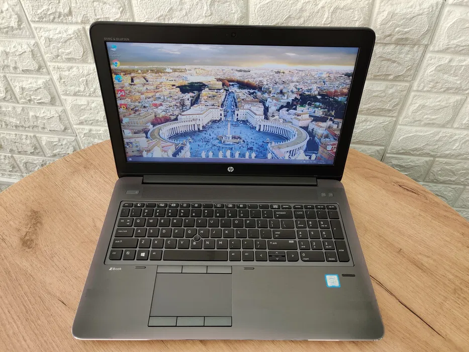 Ноутбук HP ZBook 15 G4/15.6"FHD/i7 7700HQ/16Gb/SSD256Gb/Quadro M620-2Gb