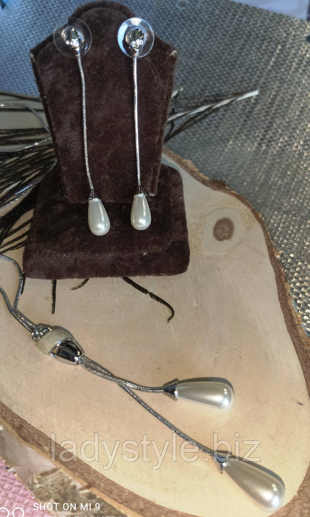 Серебристый набор с жемчужинками