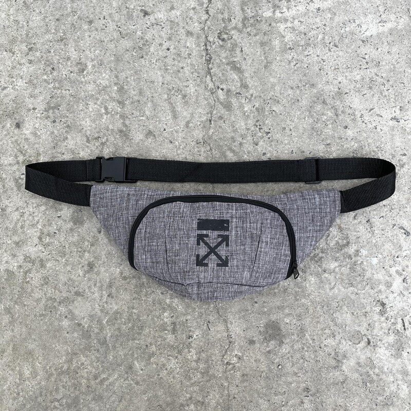 Бананка кольору сірий меланж з модним логотипом, фото 1