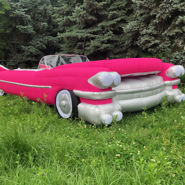 Надувна декорація автомобіль кадилак для фотозон і виставок 2 метра