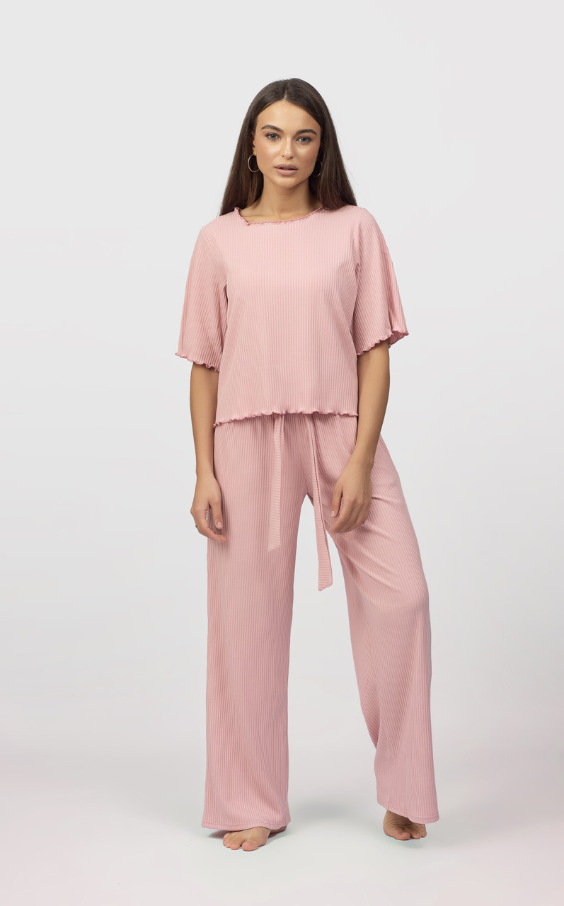 3966050944_w1280_h1280_20220901_1329.jpg (797×1280)