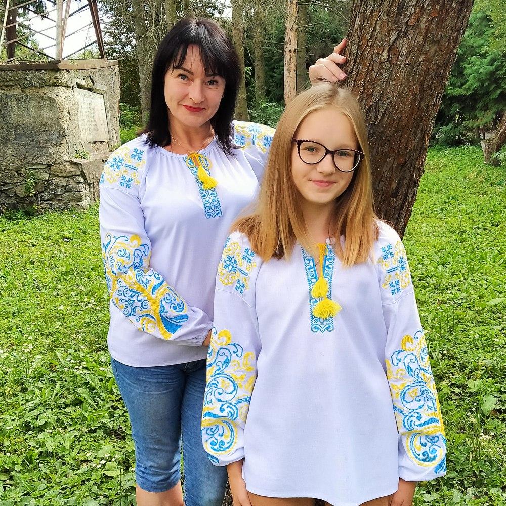 Вишиванка дитяча Ольга біла, домоткане полотно, вишивка хрестиком 122,128,134,140,146,152 зріст