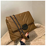 Маленька жіноча коричнева сумочка на ланцюжку, фото 2