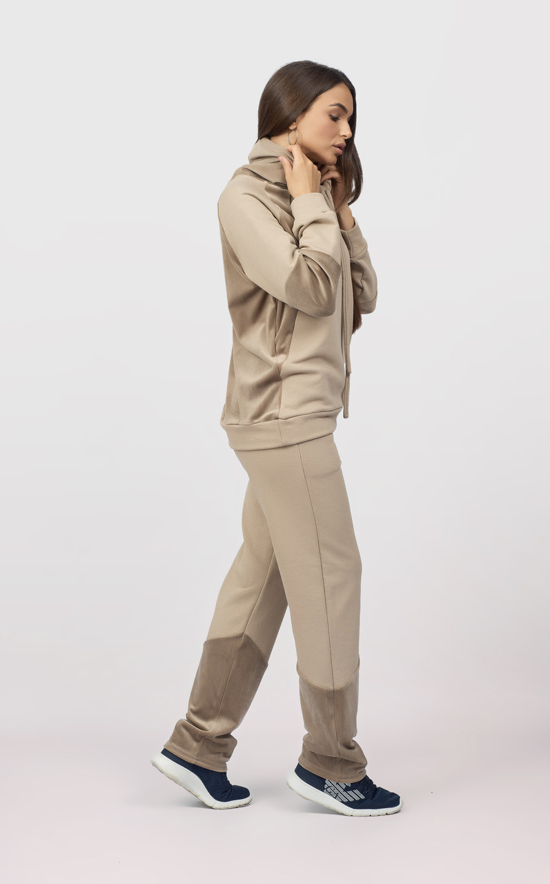 3968352669_w1280_h1280_20220901_1684.jpg (797×1280)