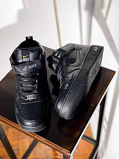 Air force 1 total black hot sale