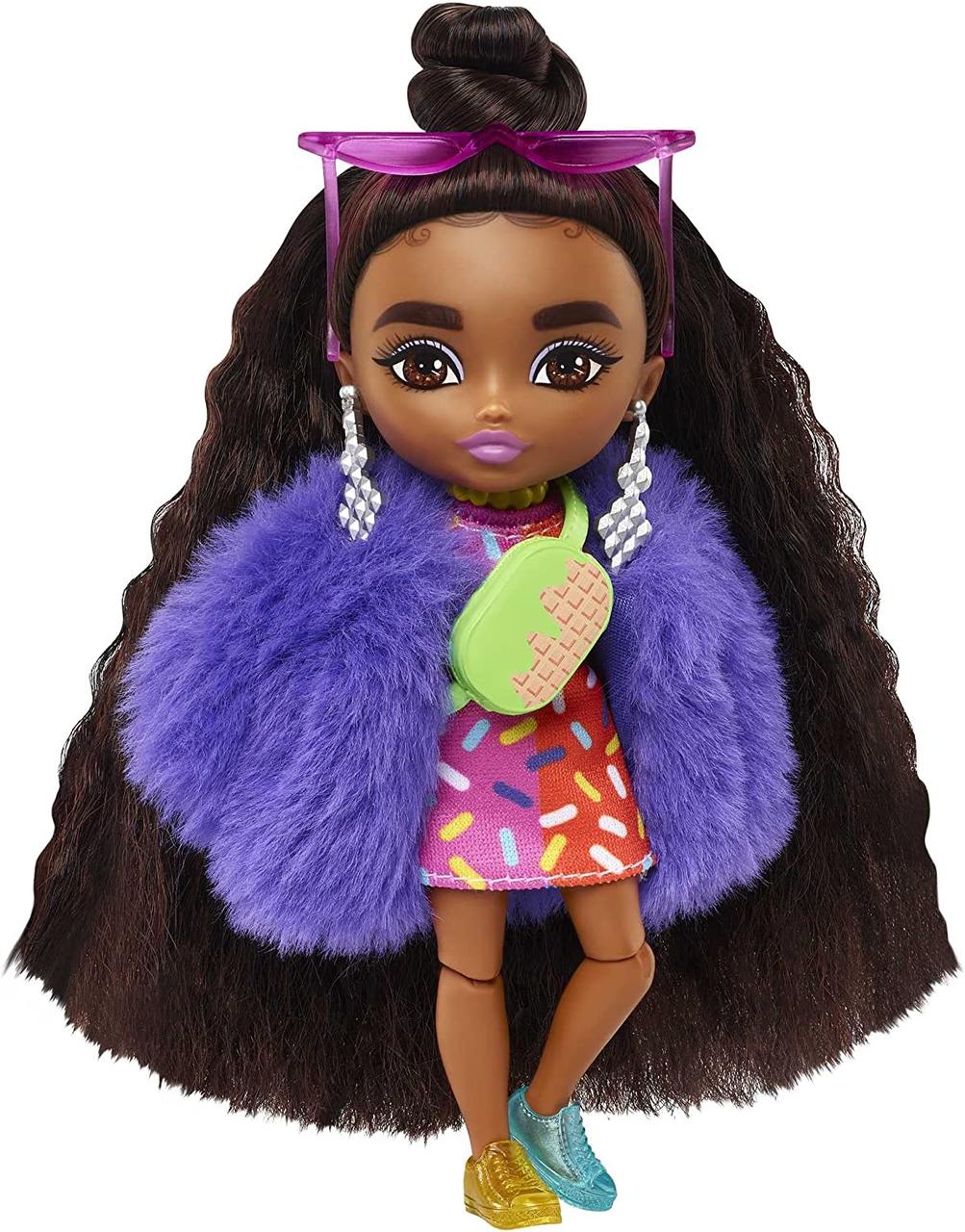 Кука Барбі міні Екстра Mattel Barbie Extra Minis Dolls Леді шоколадка HGP63