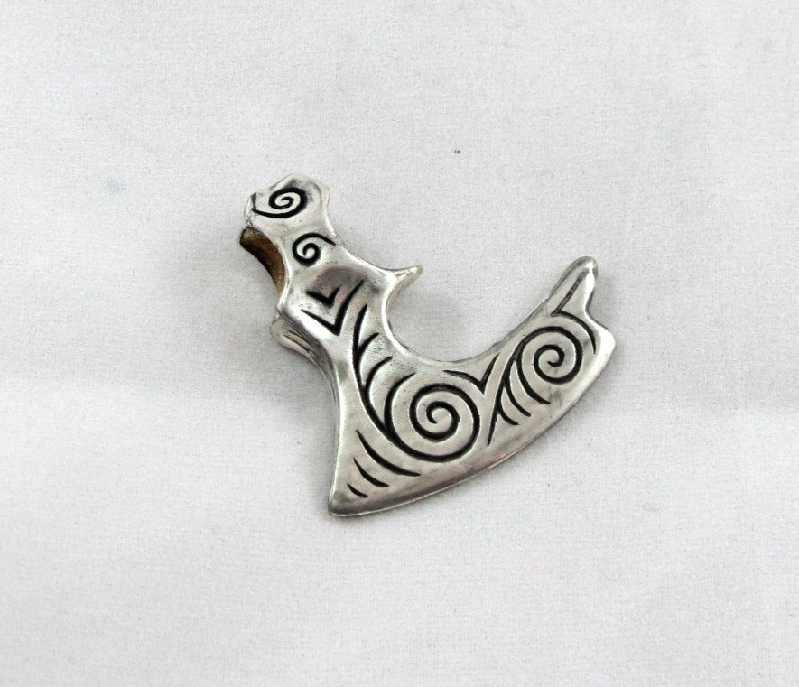 Перуна з орнаментами, кулоном, амулетом, талісманом