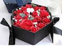 Подарочный набор мыла из роз в ЧЕРНОЙ коробке