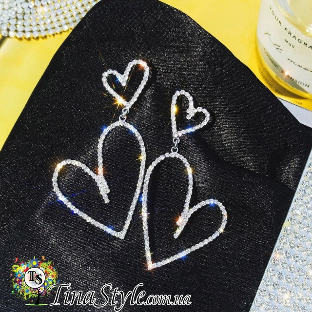 Металеві  сережки срібного кольору  з цирконами в формі серця об'ємні, фото 1