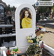 Памятник из белого мрамора женщине с цветным портретом № 987