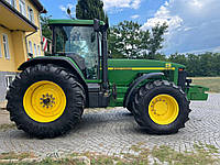 Трактор John Deere 8400 2000 року