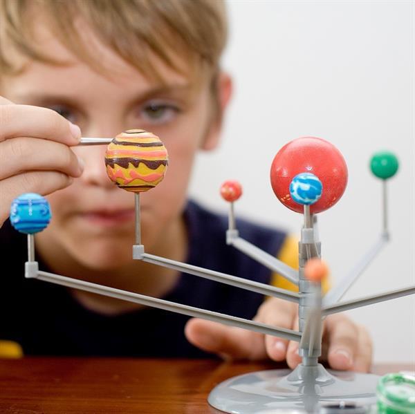 Детский набор модель Солнечной системы своими руками 4M, с акриловыми красками, от 8 лет, разноцветный - фото 6 - id-p1674318878
