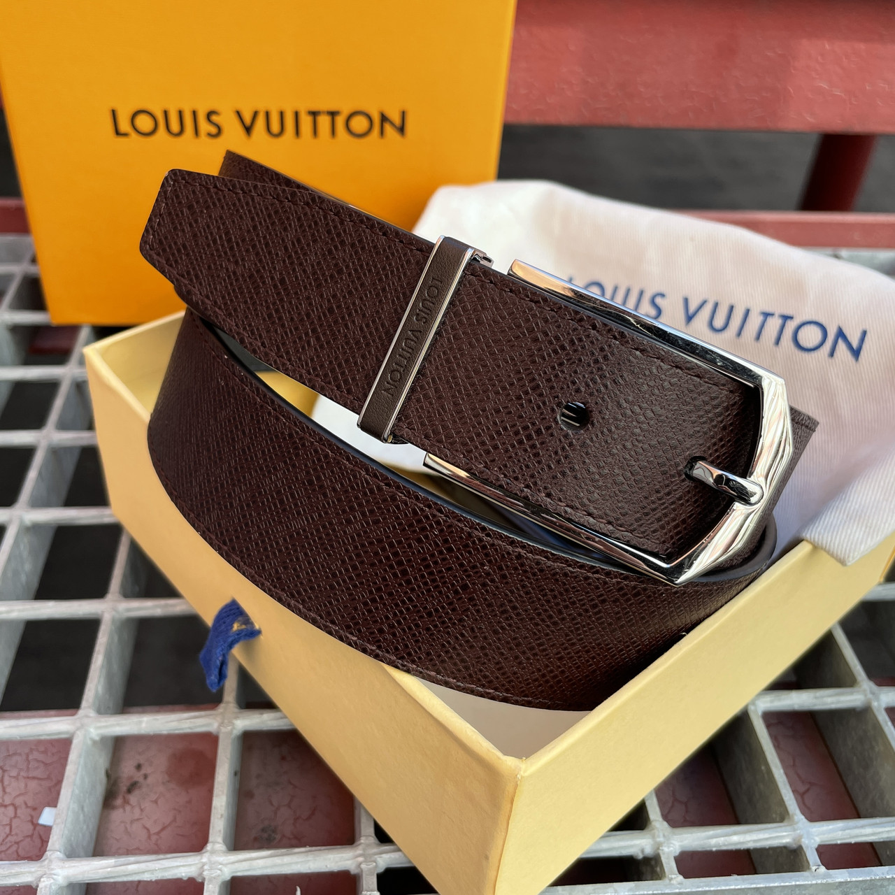 Двусторонний коричневый ремень Louis Vuitton (Луи Витон) — купить в ...