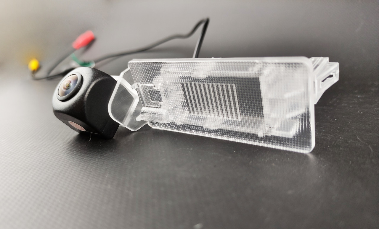 Штатна камера заднього виду Volkswagen, Skoda AHD