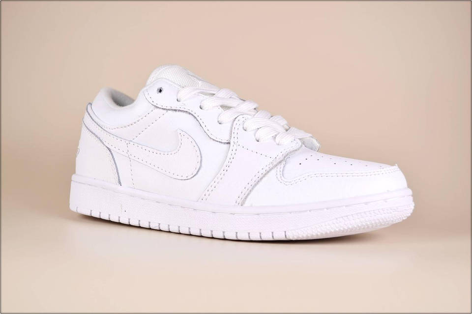 Jordan white low hotsell