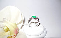 Серебряное кольцо с натуральным зеленым агатом