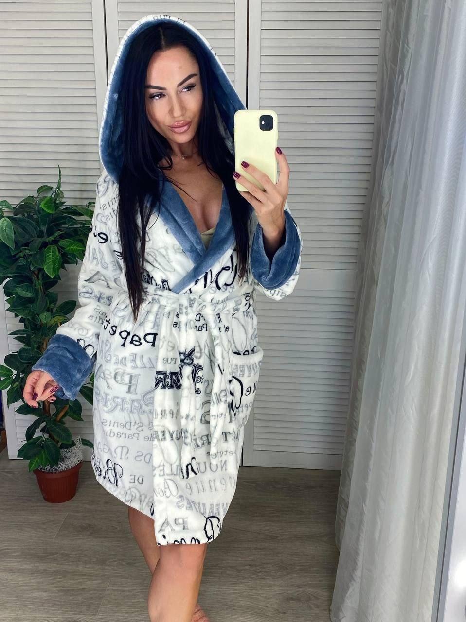 Жіночий домашній теплий затишний короткий плюшевий халат з капюшоном в універсальному розмірі 42-46, фото 1