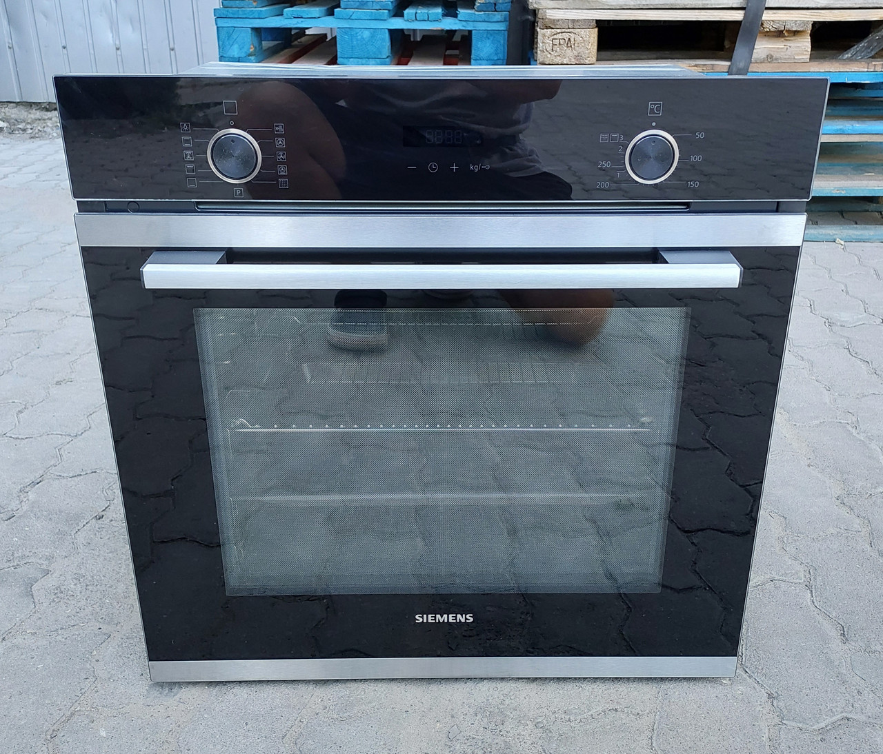 Вбудована духова шафа б/в Сіменс Siemens HB274ABS0 піроліз чорна з Німеччини, фото 1