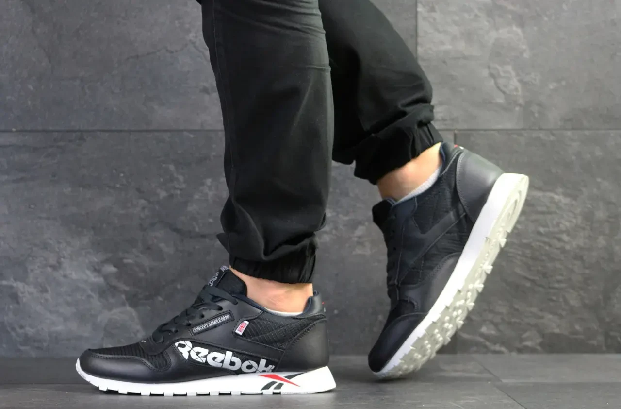 Чоловічі демісезонні кросівки Reebok, щільна сітка, темно сині з білим