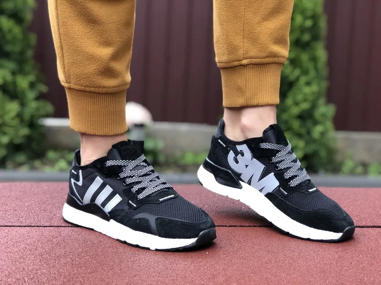 Кросовки жіночих Adidas Nite Jogger Boost 3M, чорний
